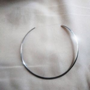 Sparkling chocker silver collar